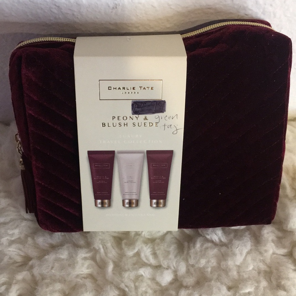 Charlie Tate peony bath set